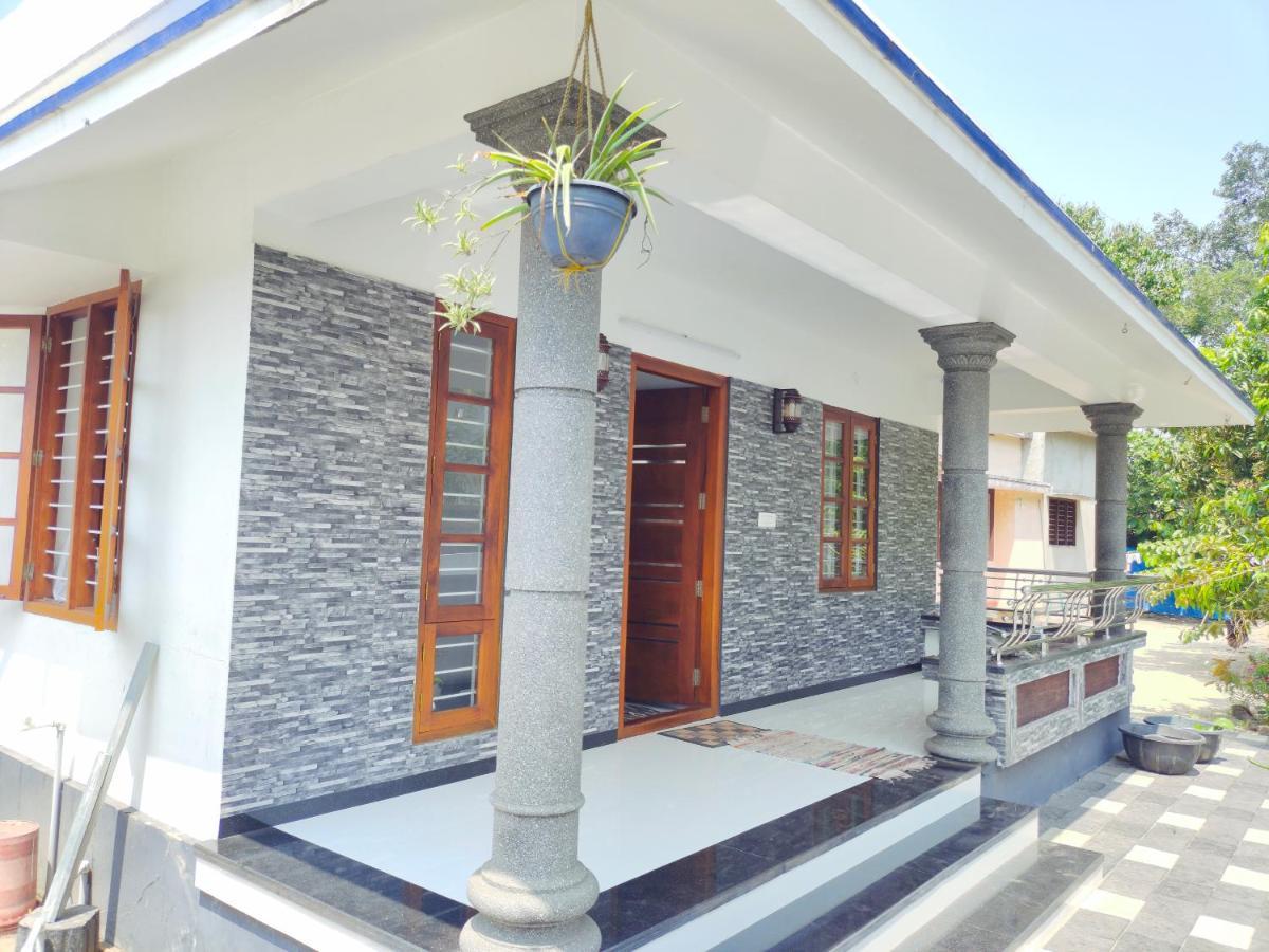 Marari La Rose Beach Homestay Марарикулам Екстериор снимка